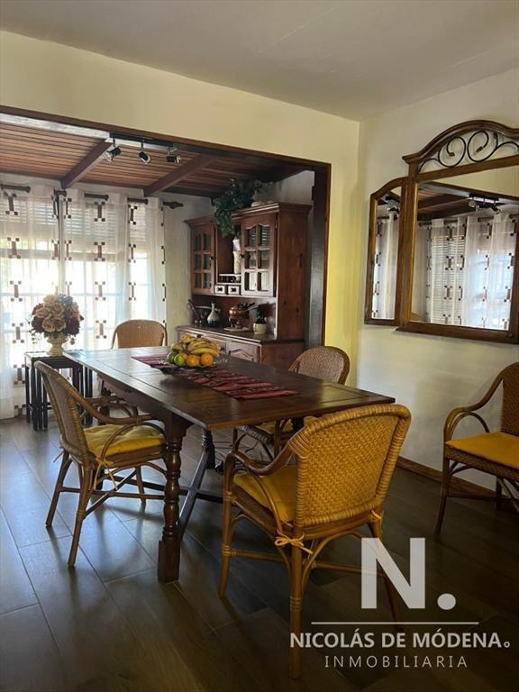 Casa en Pinares - Se acepta Permuta por Apartamento. Consul