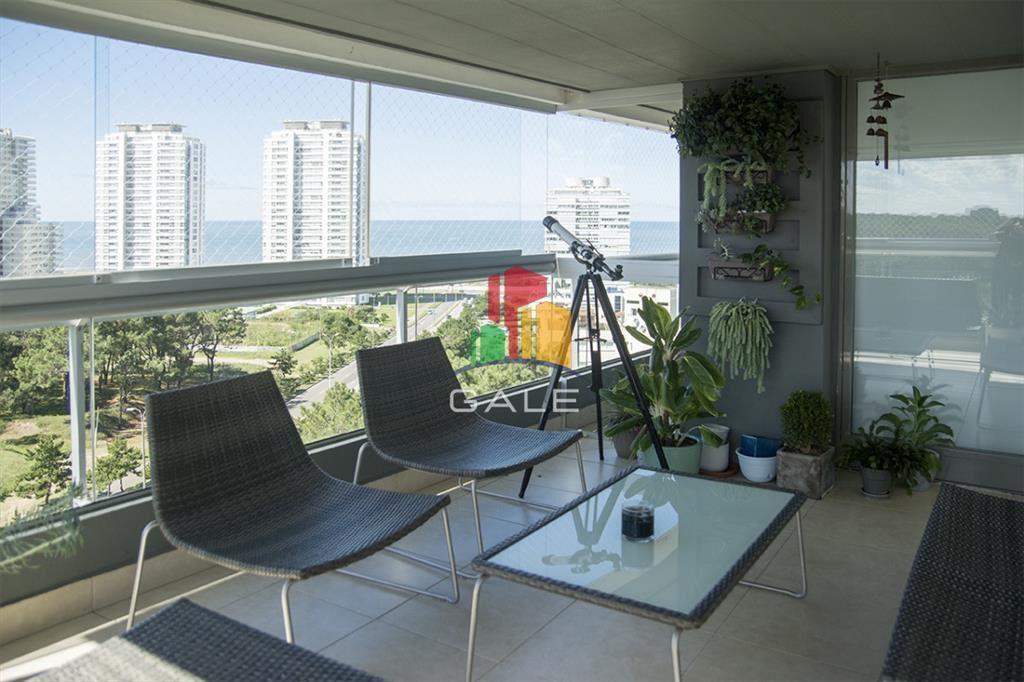Vende gran apartamento en Brava - Punta del Este