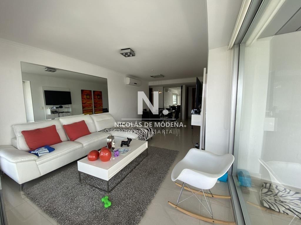 DEPARTAMENTO DE 2 DORMITORIOS EN MIAMI BOULEVARD, PUNTA DEL