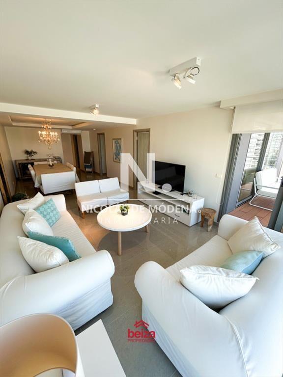 Apartamento de 2 dormitorios en suite, amplio en venta en B