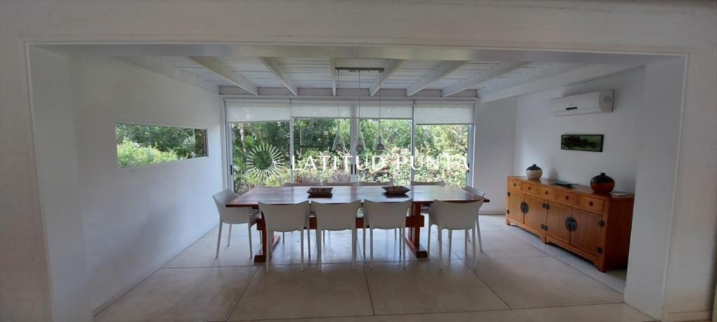 Casa en Laguna Blanca - Manantiales, 5 dormitorios y piscin