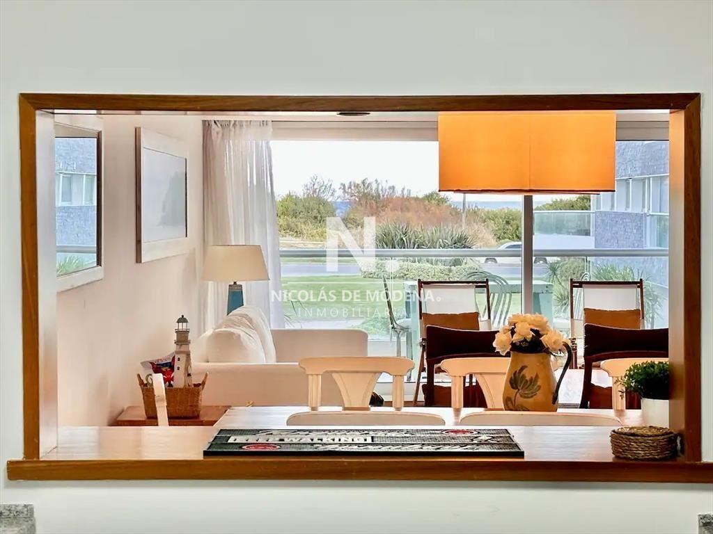 Alquila apartamento de 2 dormitorios con vista al mar en Br