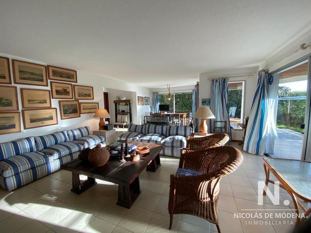 Puerto con 2 suites y dependencia de servicio