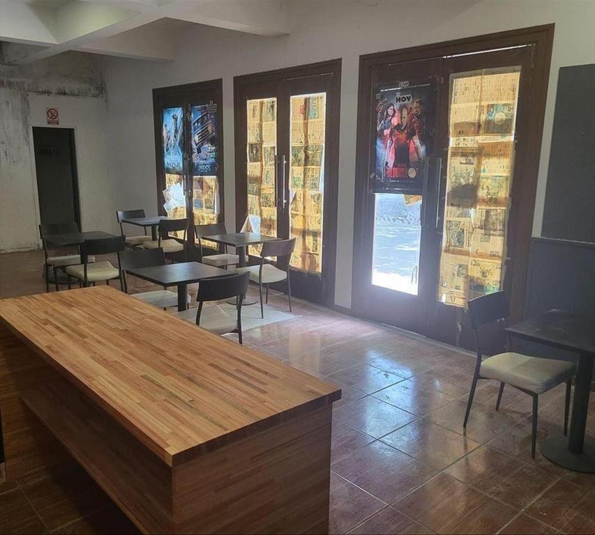 VENTA DE LOCAL DE GRAN METRAJE EN COLONIA DEL SACRAMENTO