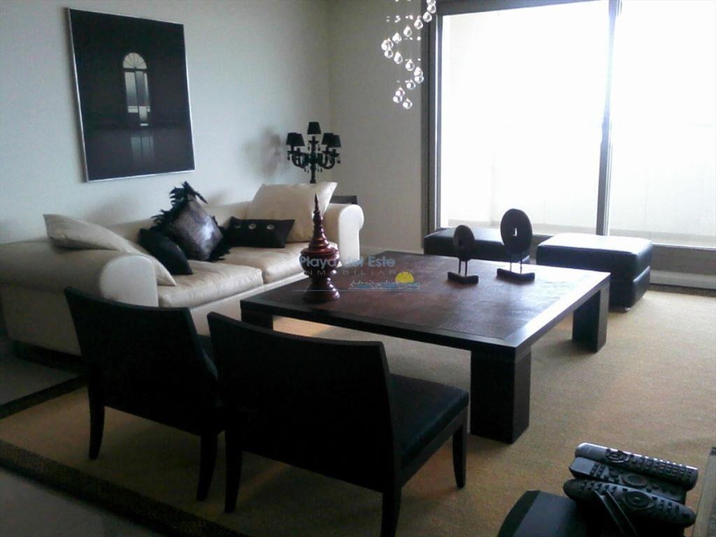 Apartamento en Venta de 3 dormitorios en Punta ,