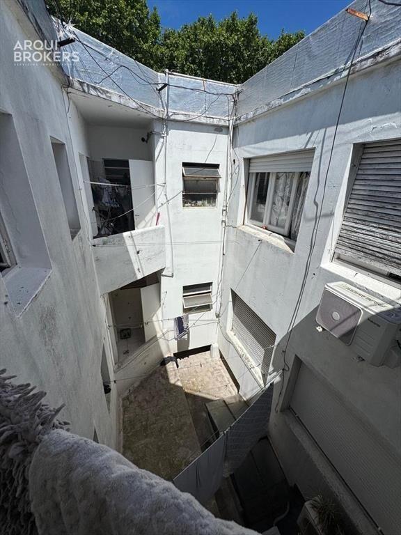 Apartamento de tres dormitorios en venta con renta en Tres