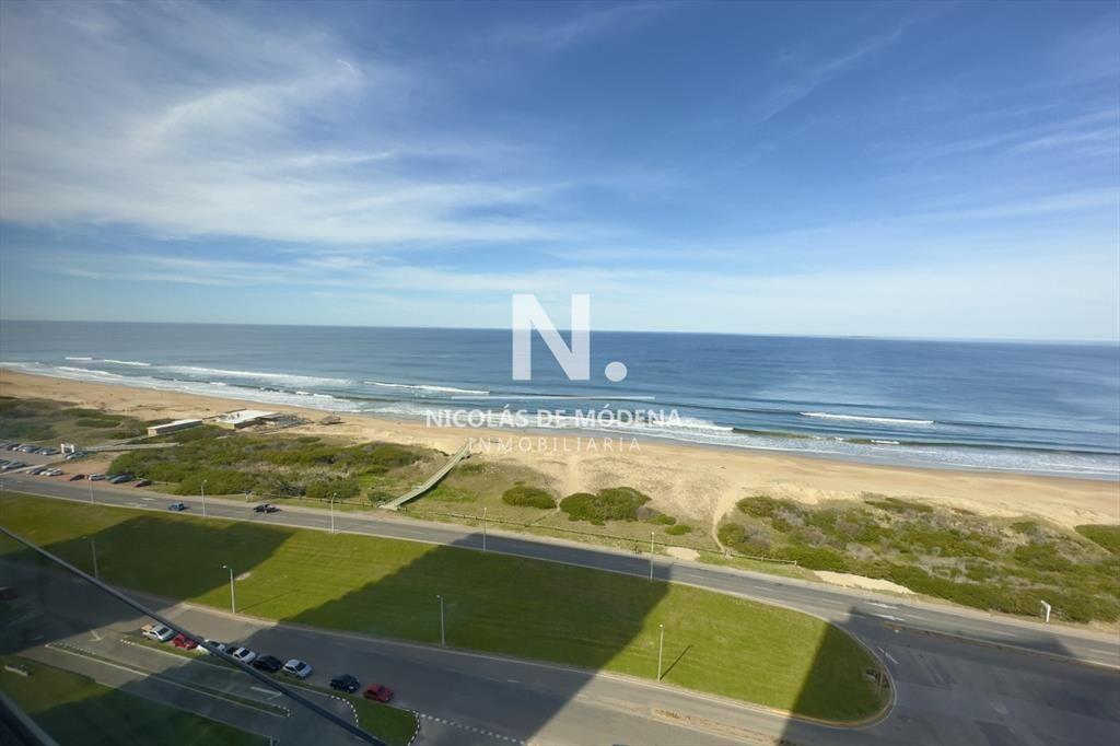 Apartamento de 3 dormitorios en torre de categoría - Prime