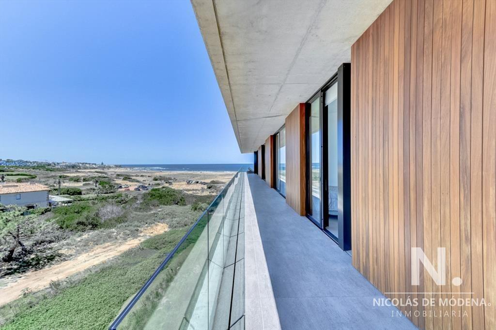 Vende apartamento con vista al mar, de 3 dormitorios en Pun