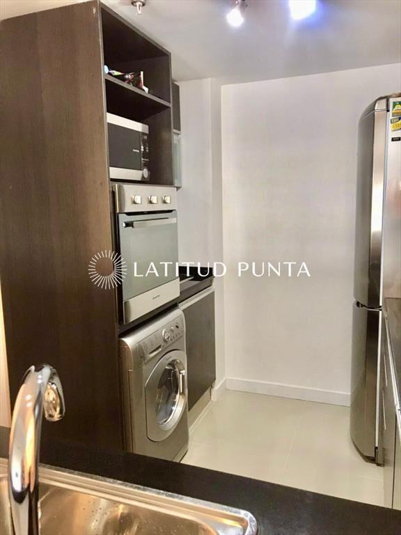 Apartamento 2 dormitorios y medio. Brava