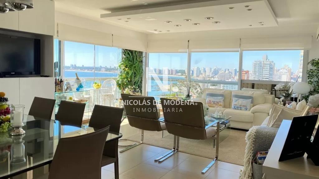 Vende departamento de 3 dormitorios, con en Punta