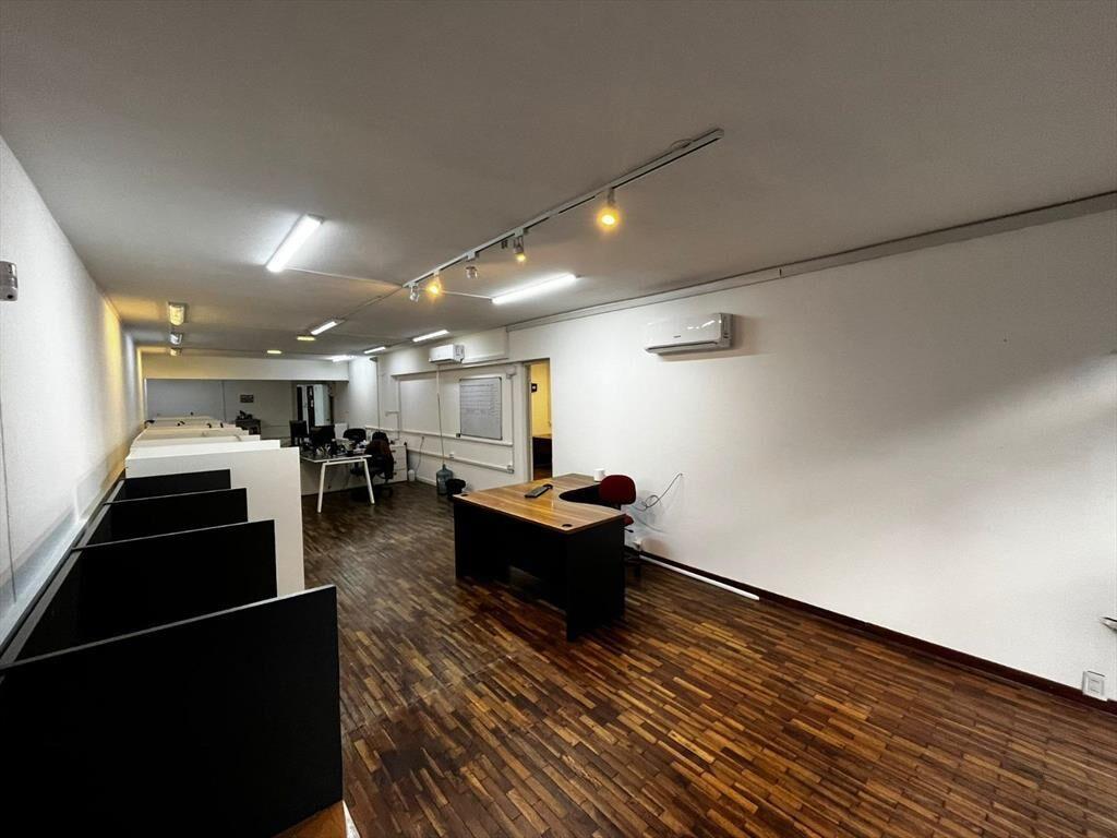 Ciudadela esq Parana, piso entero + patio, 200 m2, excelent