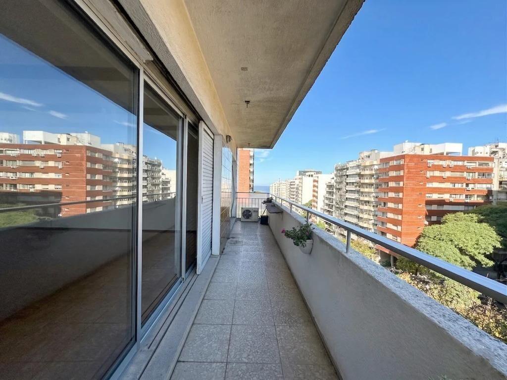 Alquiler apartamento de 4 dormitorios y garaje en Pocitos