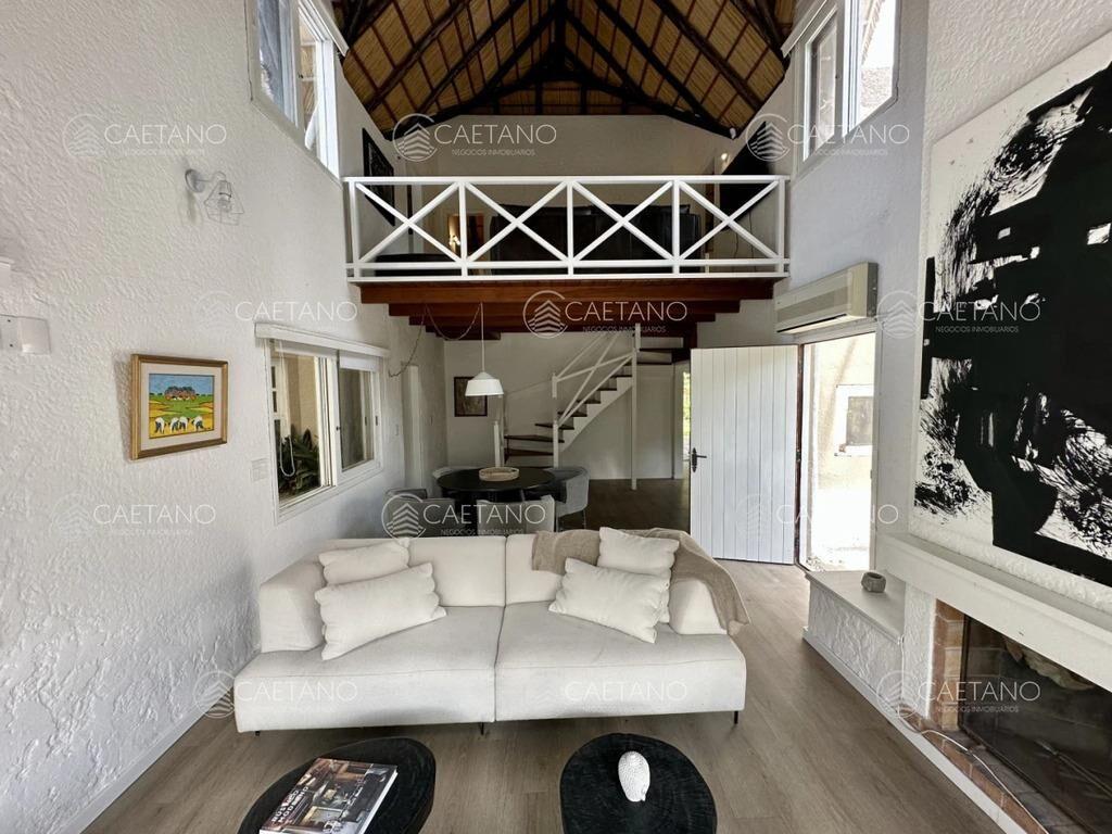 Venta Casa 3 dormitorios + dependencia. RincÃ³n