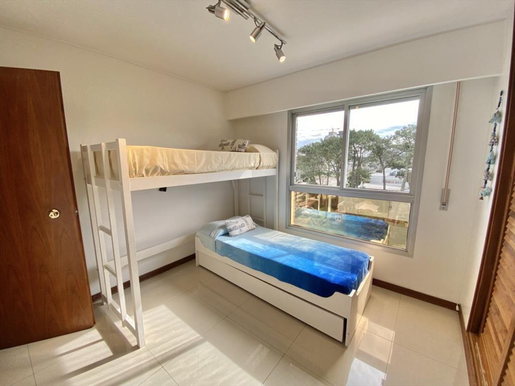 Apartamento en Roosevelt, 2 dormitorios en alquiler anual
