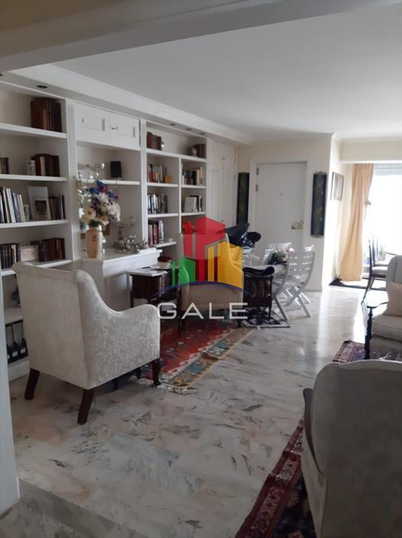 Impresionante Apartamento En Edificio Tradicional