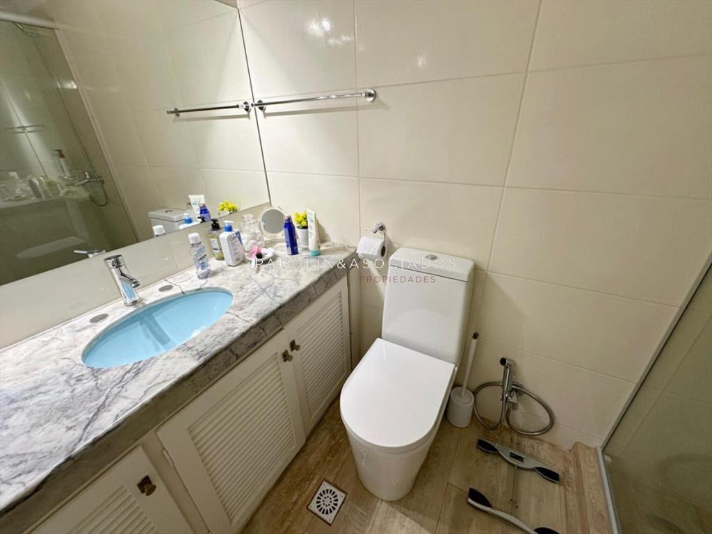 Departamento en Venta de 3 Dormitorios + en Playa