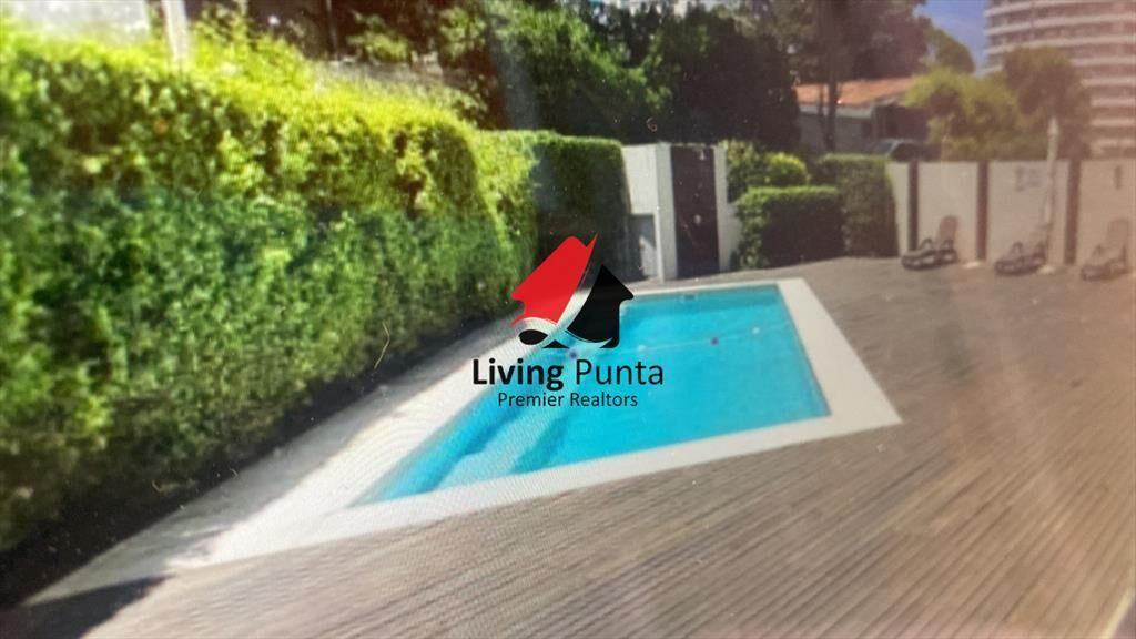 Apartamento en Alquiler por temporada a una y del