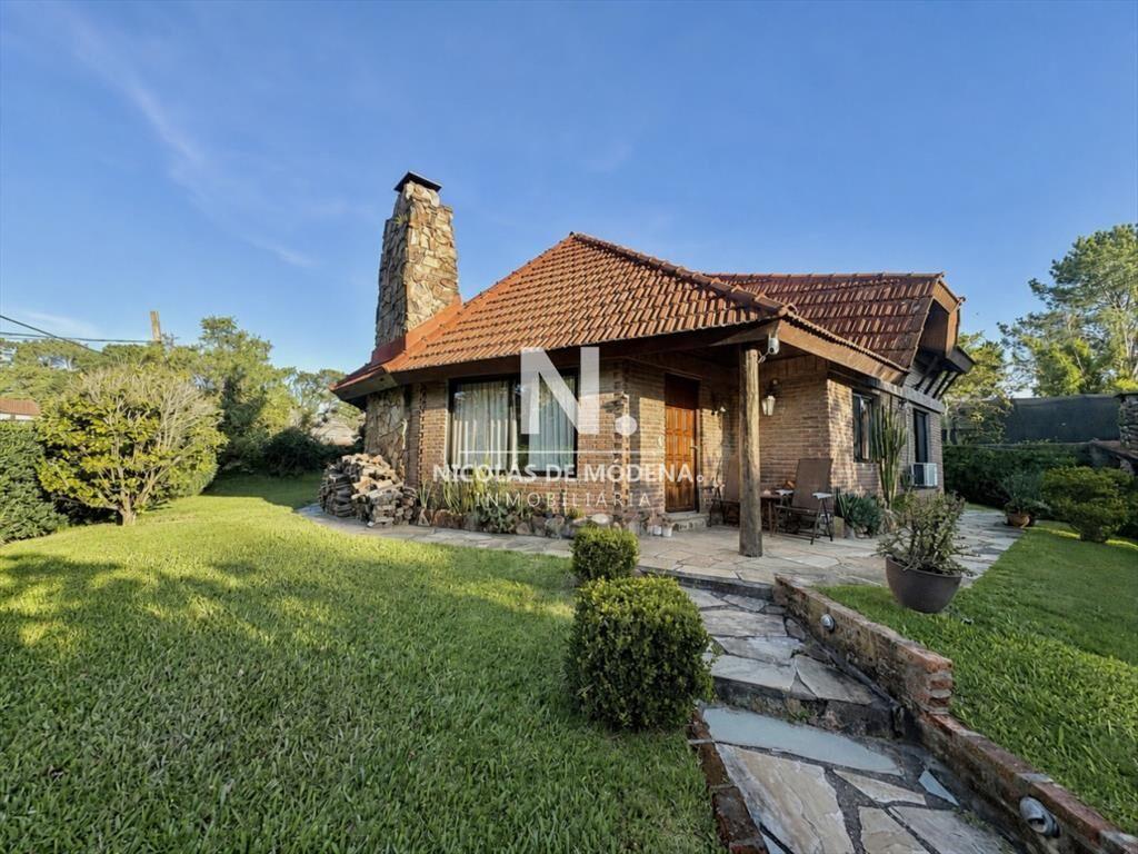 CASA EN VENTA EN PINARES