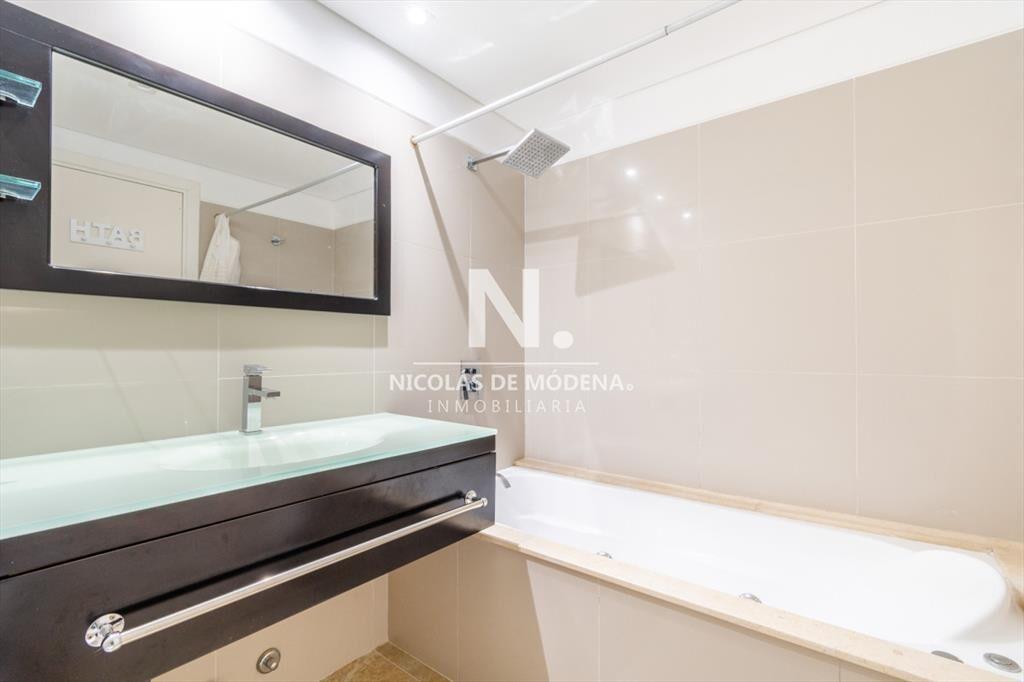 Muy buen apartamento de Tres dormitorios y Azotea con Parri