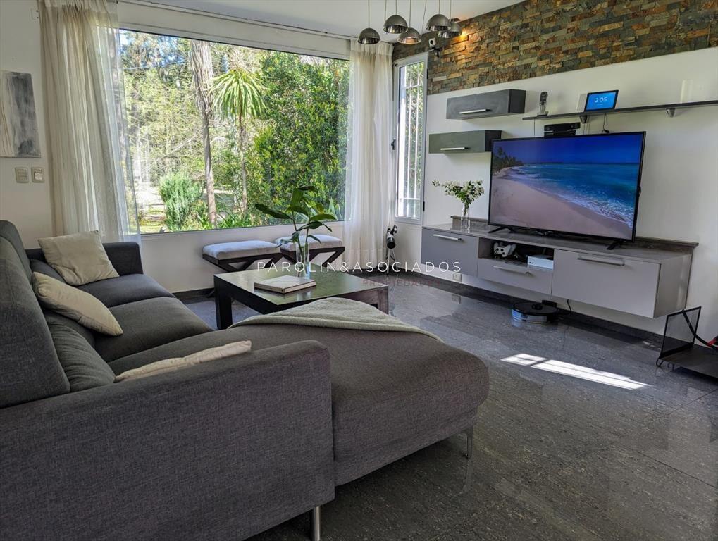Hermosa casa en venta de 4 dormitorios en Punta