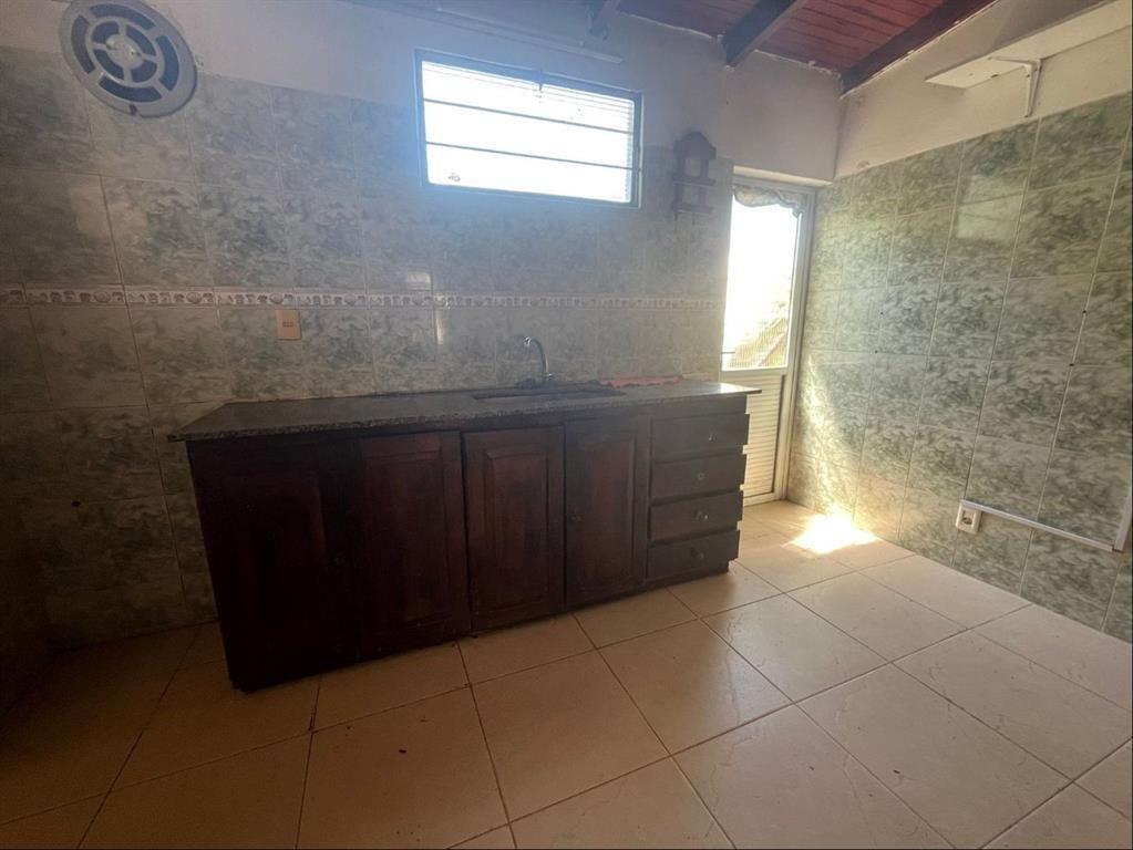 *** ALQUILADO ***  CABAÑA DE 3 DORMITORIOS PRÓX. AV. PEREZ