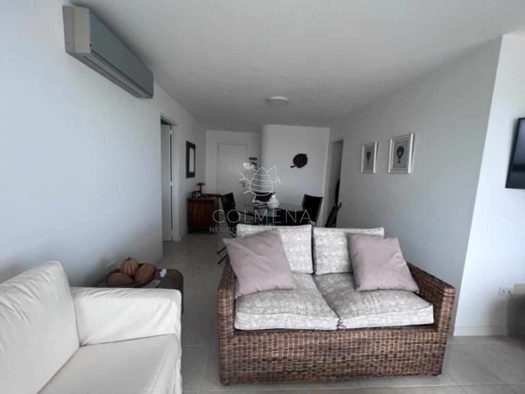 Apartamento Roosevelt - 3 dor, balcon mas terraza