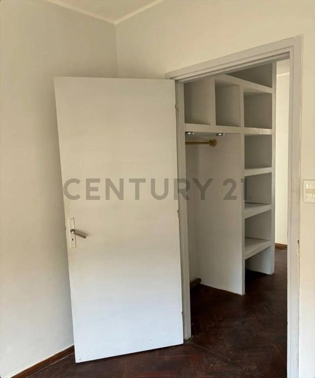 Con RENTA - 1 Dormitorio + vestidor al FRENTE- Acepta BA...