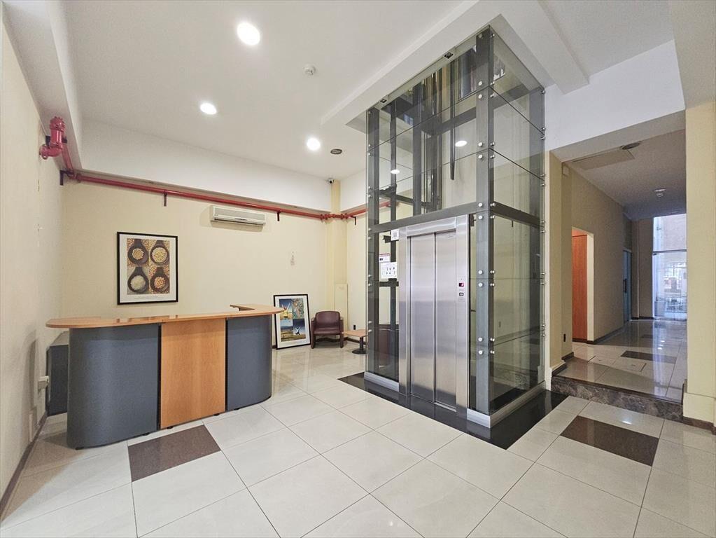 VENTA CON RENTA - EDIFICIO DE OFICINAS - CIUDAD VIEJA -