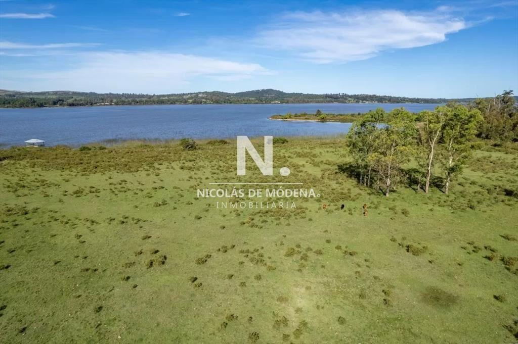 Chacra sobre Laguna del Sauce con costa, de 18 HA