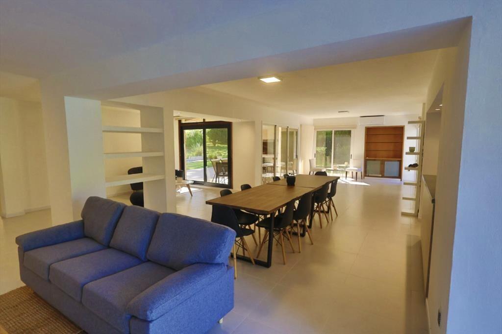 CASA VENTA 7 DORMITORIOS - BARRIO PRIVADO LA