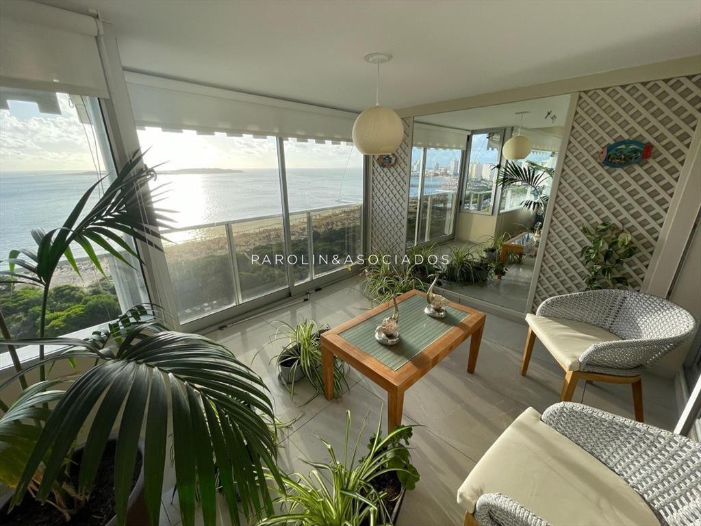 Apartamento en venta en primera línea de Mansa 2