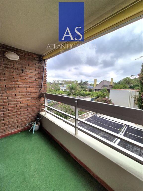 Apartamento venta 2 dormitorios terraza cochera