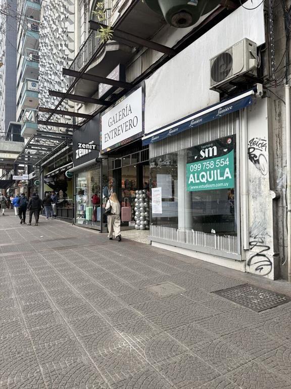 Local comercial 18 de julio y Julio Herrera y Obes