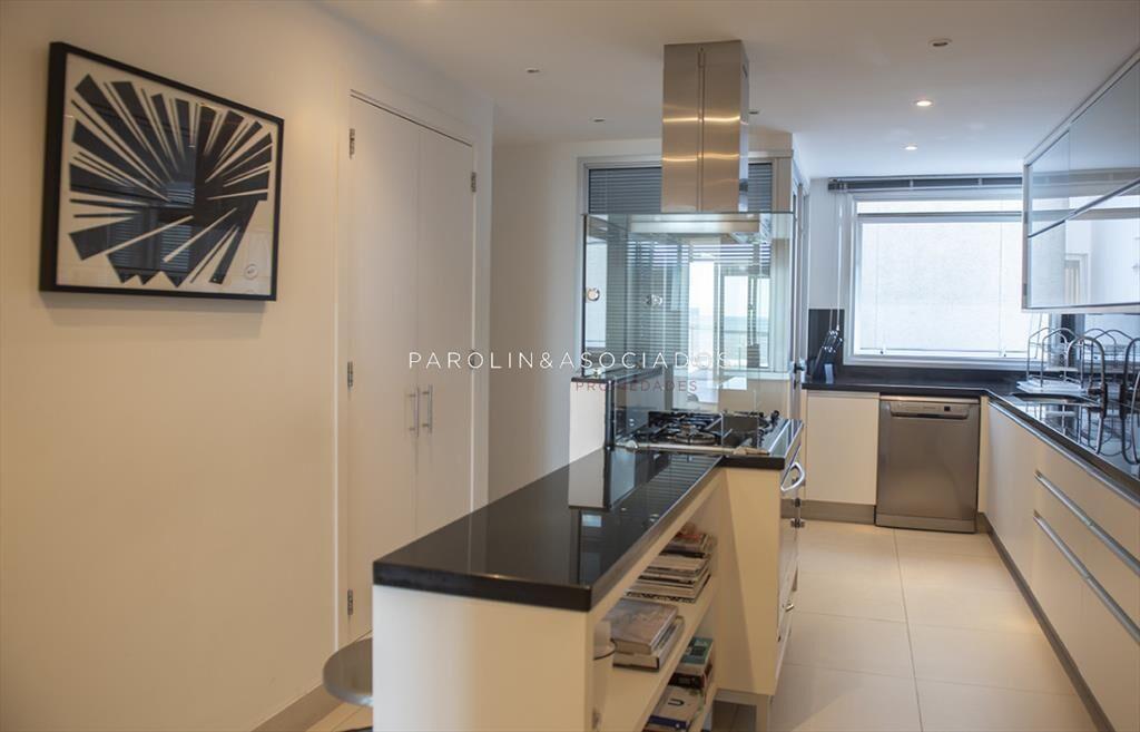 Apartamento con vista espectacular a metros del mar, en Bra