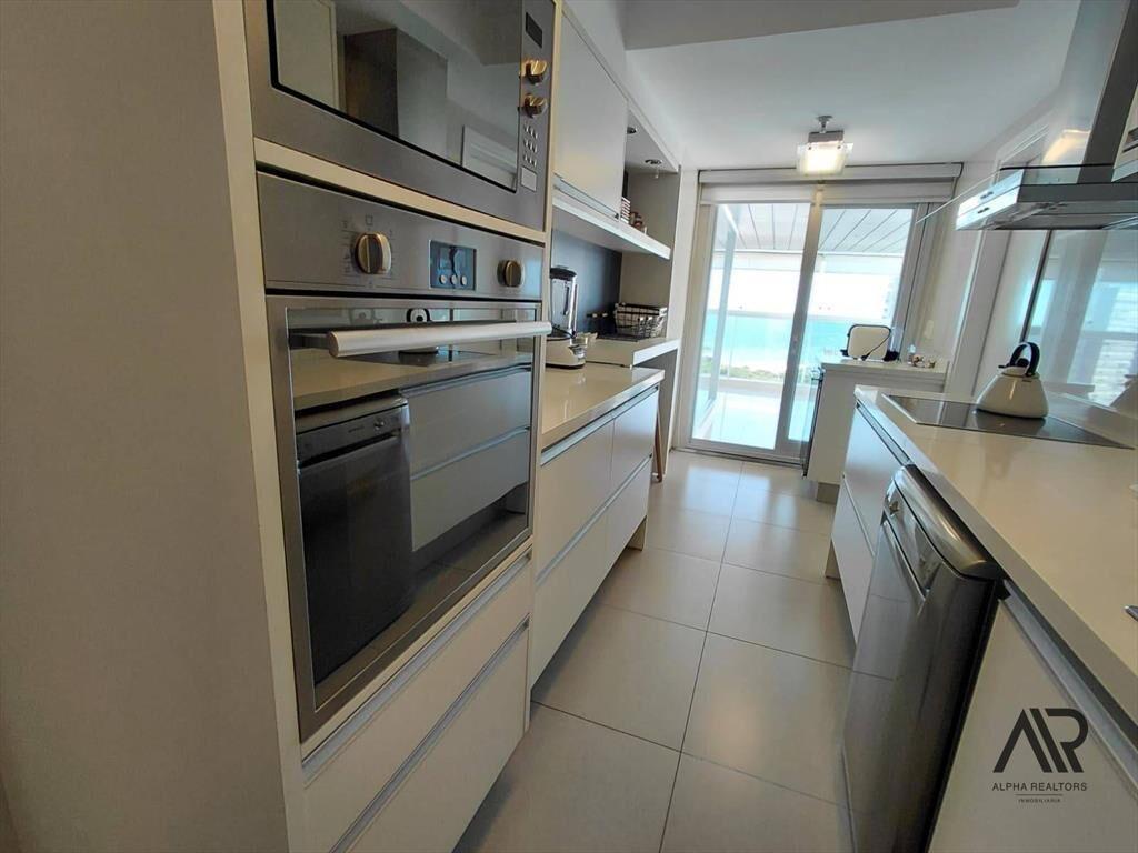 Apartamento en venta c/ cochera en Playa Mansa