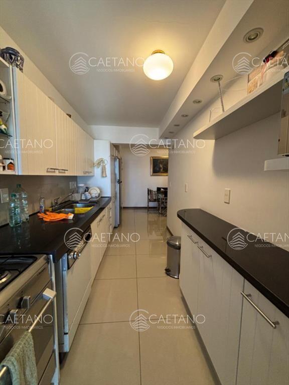 Apartamento en venta, 3 dormitorios. Primera Linea