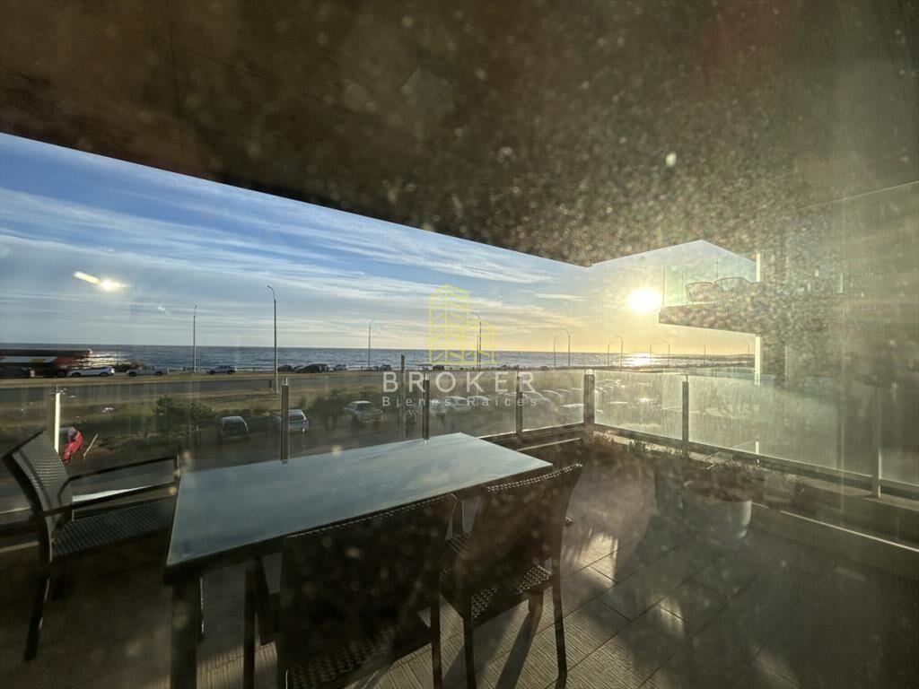 Venta Departamento tipo Casa! 3 suites frente al