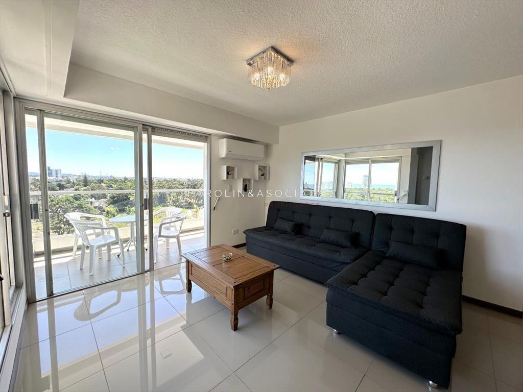 Apartamento en venta de 2 dormitorios en edificio Parquemar