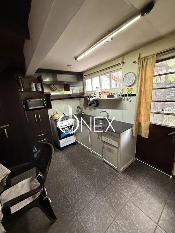 Se venden 2 casas + monoambiente en un mismo -