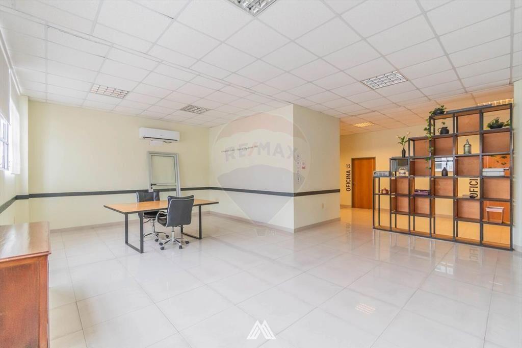 VENTA SEMIPISO DE OFICINAS EQUIPADO EN CENTRO