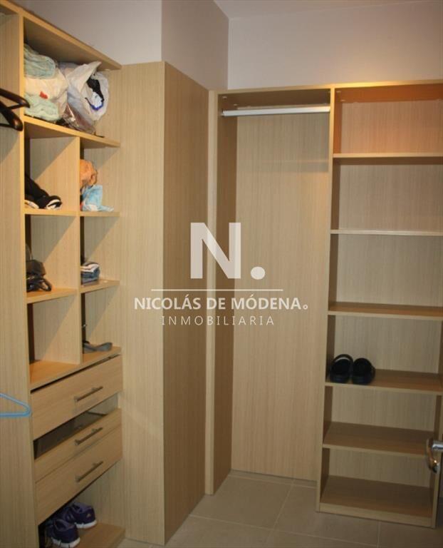 Apartamento de 3 dormitorios en Suite en Edificio