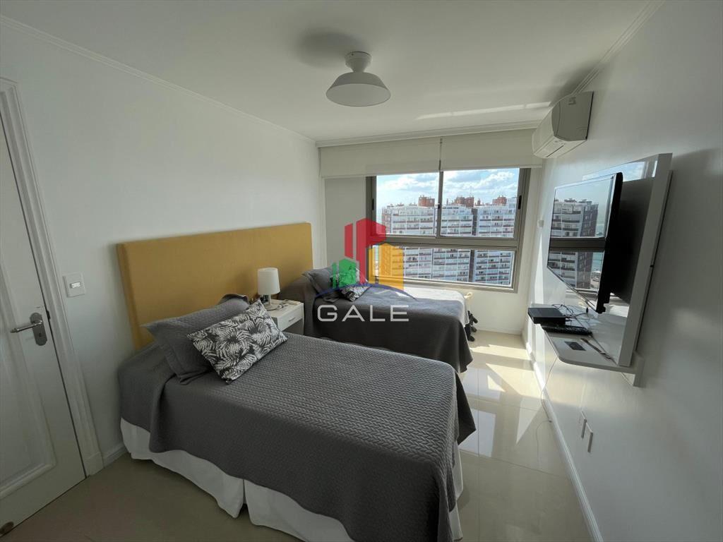 Apartamento de 3 dormitorios en Torre Imperiale -