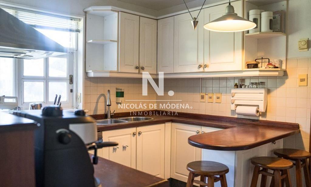 Vende casa de 4 dormitorios a cuadras del mar,
