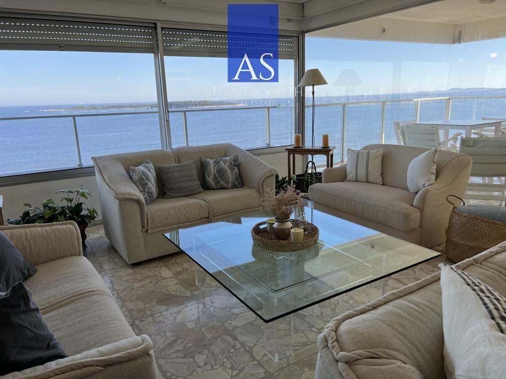 Apartamento 3 dormitorios+ dependencia piso alto