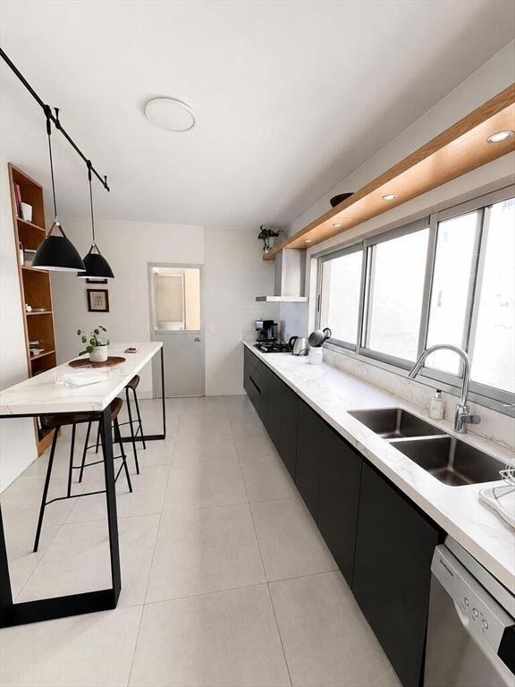 APARTAMENTO EXCELENTE ESTADO SOBRE RAMBLA
