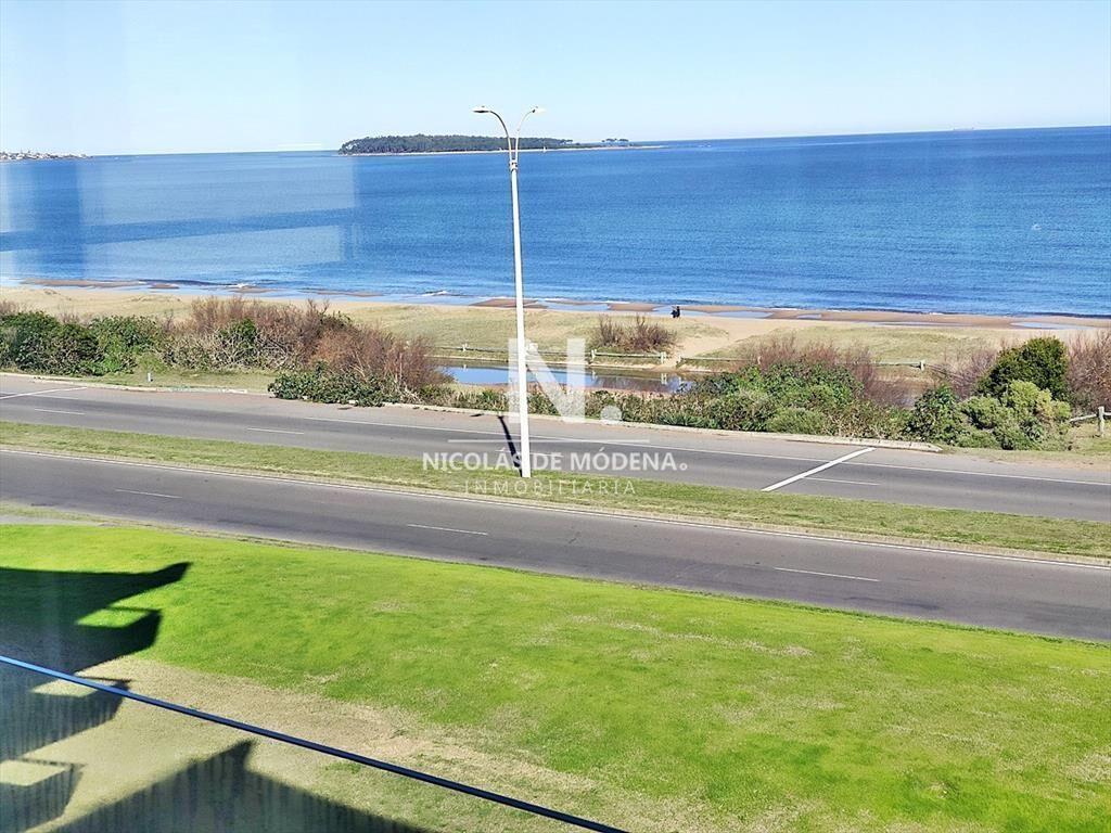 Penthouse frente al mar, categoría y