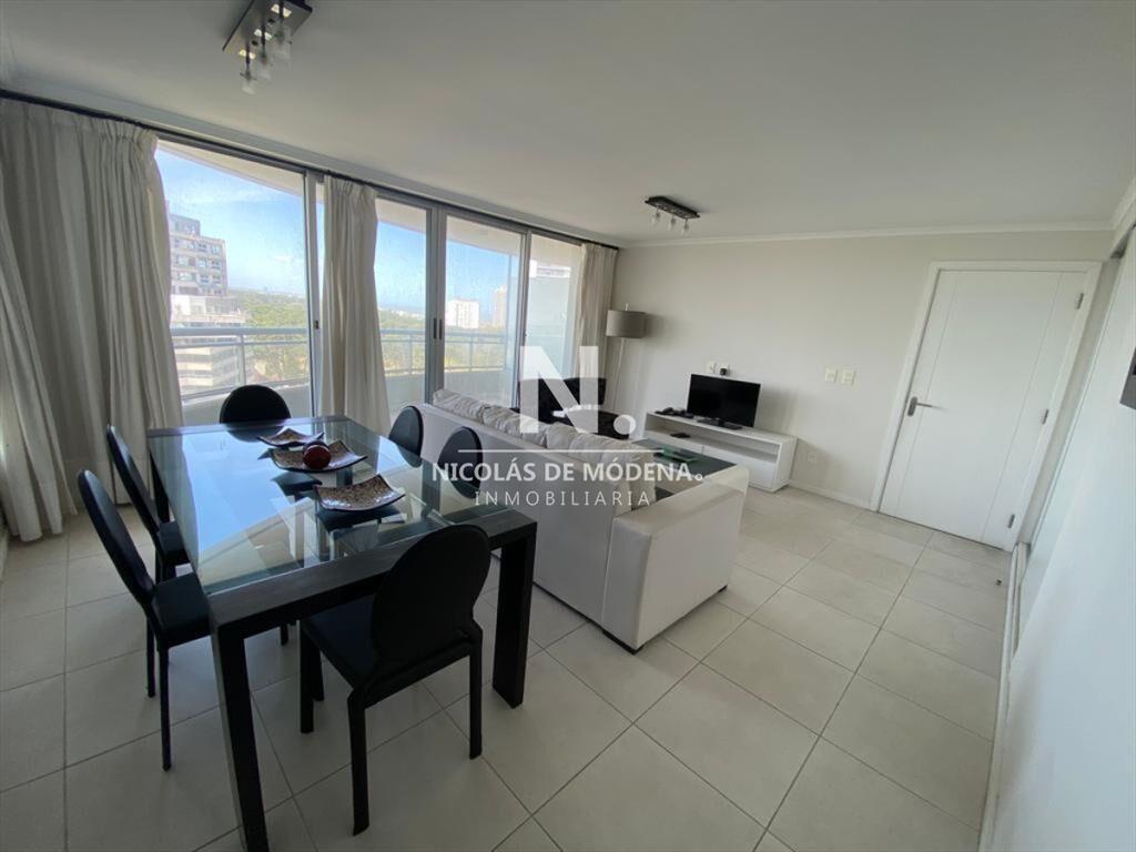 Vende apartamento de 2 dormitorios en Roosevelt