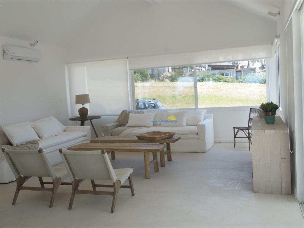 Excelente Casa de 5 Dormitorios en Barrio Privado