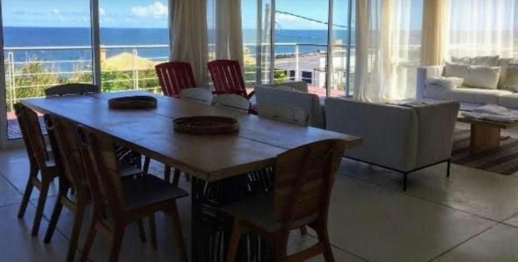 CASA EN VENTA DE 4 DORMITORIOS EN MANANTIALES