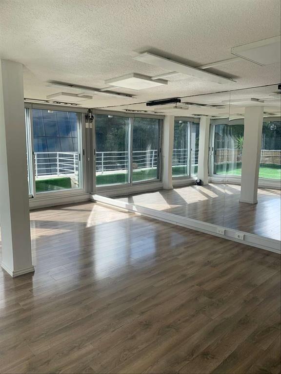 VENTA DE OFICINA SOBRE BV ARTIGAS 156 M2 CON 3 GARAJES